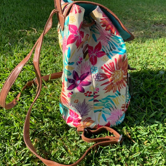 PLUM Flower Power BackPack 🎒 🌸 - Picture 5 of 8